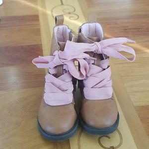 CAT & JACK brown boots with pink laces sz 6